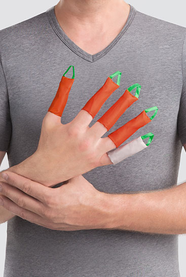 Homme portant l'aide-à-enfilage Arion Dactyna Homme portant l'aide-à-enfilage Arion Dactyna