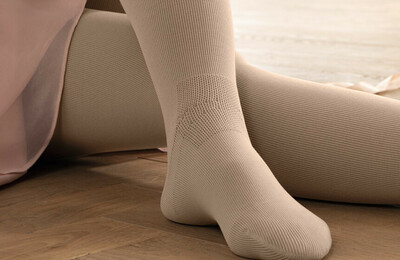 New to the Juzo Expert range: 90° Foot / additional instep stitching with functional instep zone