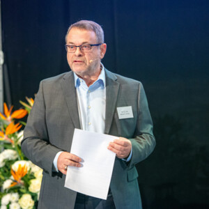 Referentinnen und Referenten 10. Phebologisches Symposium Referentinnen und Referenten 10. Phebologisches Symposium