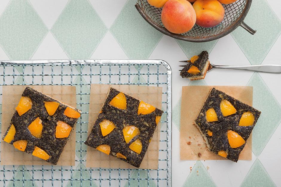 Tortini fruttati al papavero in teglia da forno