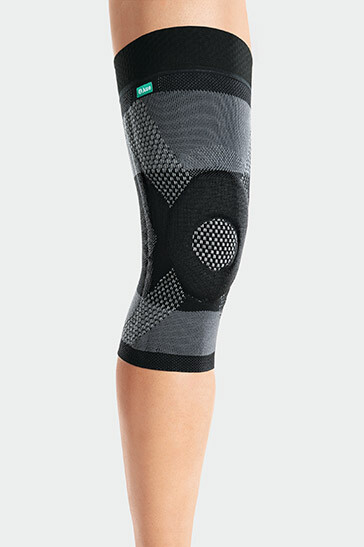 Knee with JuzoFlex Genu Xtra-Wide in colour Anthracite