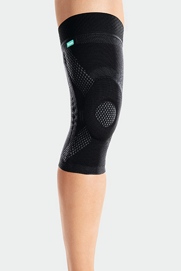 Knee with JuzoFlex Genu-Wide in colour Black
