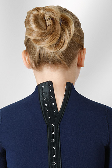 Image du produit fermeture à agrafe d'un bandage thoracique de compression Juzo au dos Fermeture à agrafe d'un bandage thoracique de compression Juzo au dos