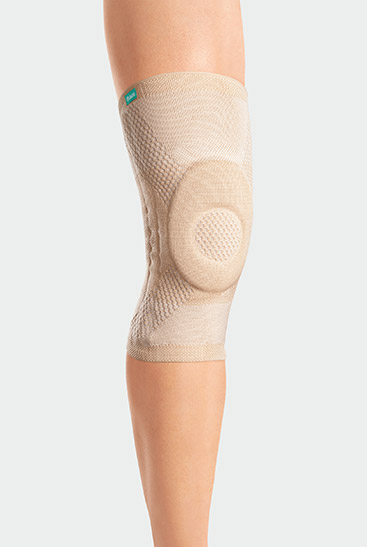 Knee with JuzoFlex Genu Xtra in colour Beige