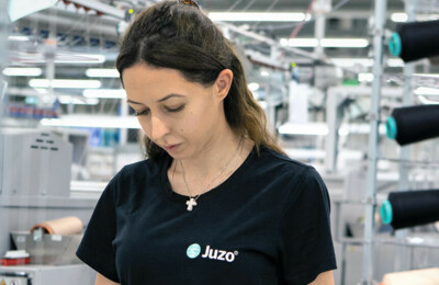 Quand la technique de pointe s'unit au travail manuel