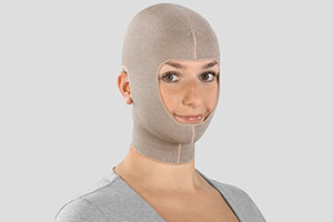 Image du produit bandage tête Juzo Expert Silver Femme portant le bandage tête Juzo Expert Silver